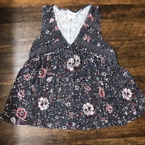 Knox Rose Boho Summer Tank Top Size MEDIUM, Soft & feminine, Gray Pink Floral